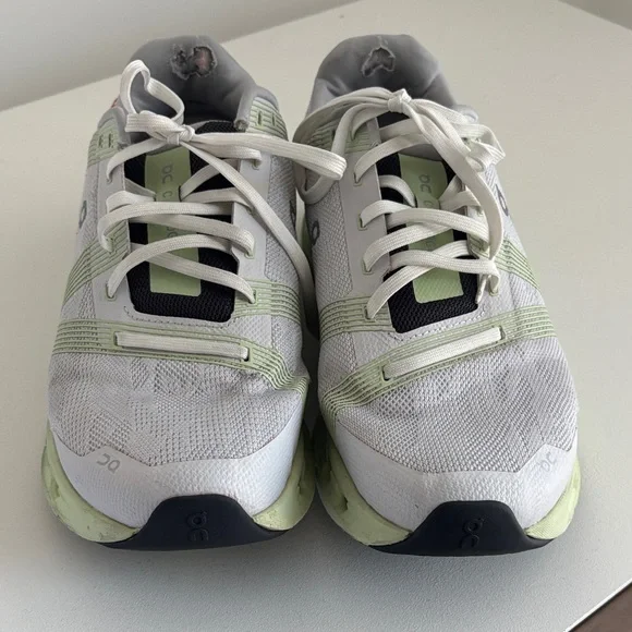 On. Running Shoes - Picture 2 of 6